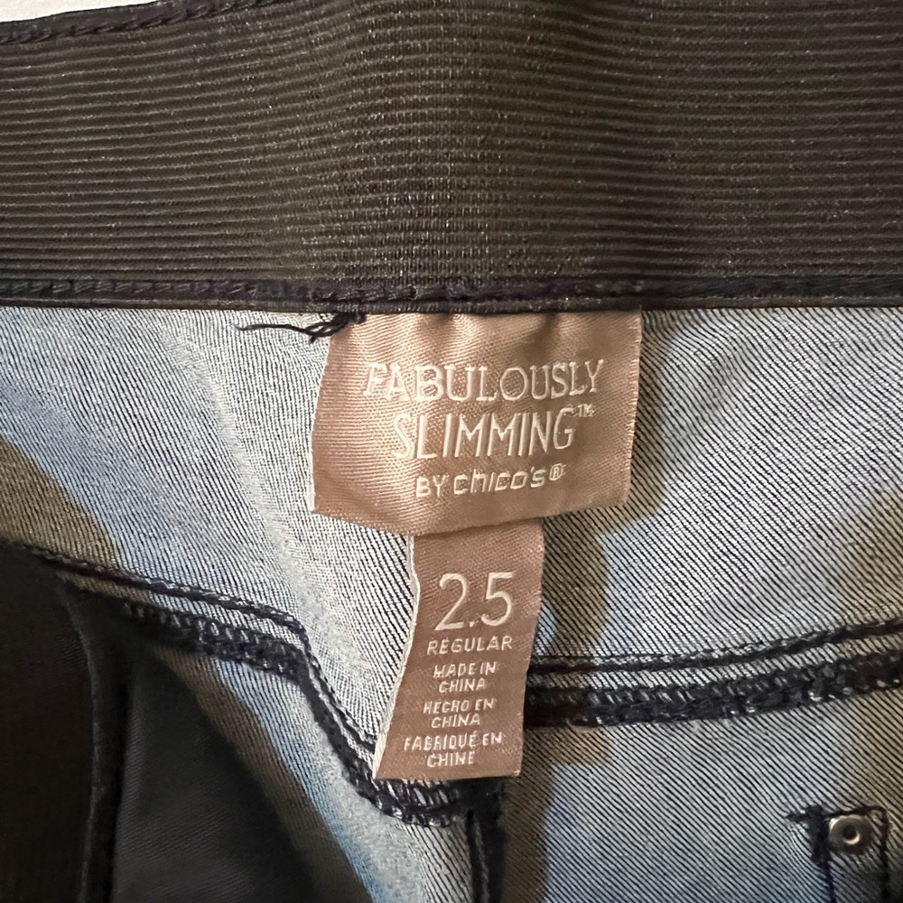 Women’s Chicos jeans - Picture 3 of 5